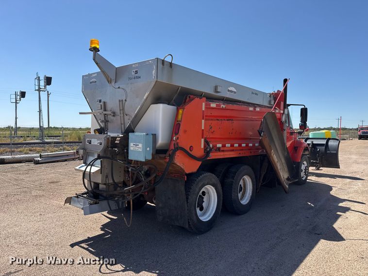 image for item EW4293 2005 International 7400 dump truck