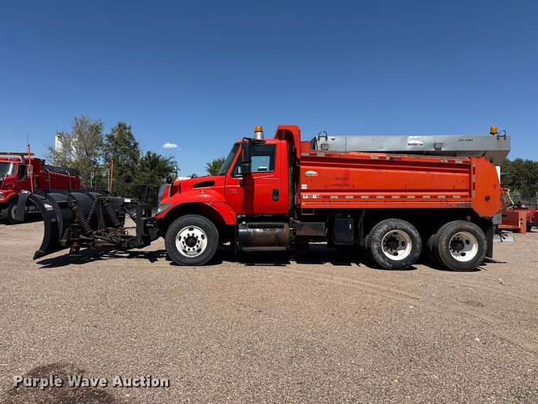 image for item EW4293 2005 International 7400 dump truck
