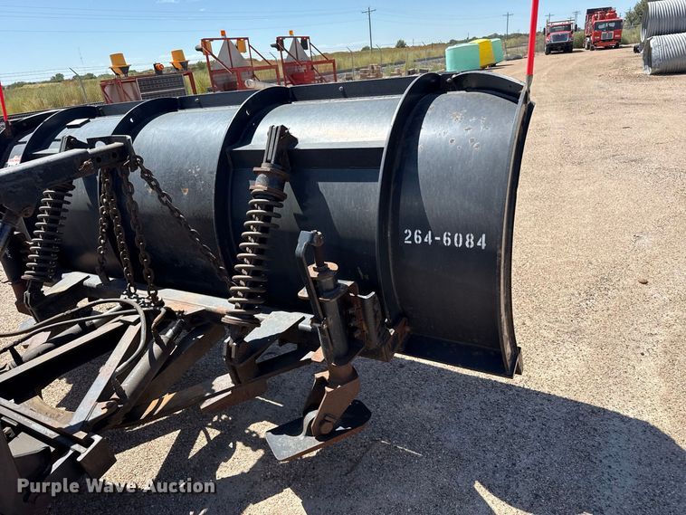 image for item EW4293 2005 International 7400 dump truck