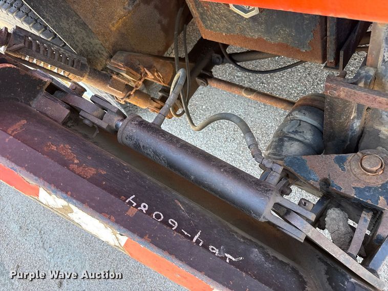 image for item EW4293 2005 International 7400 dump truck