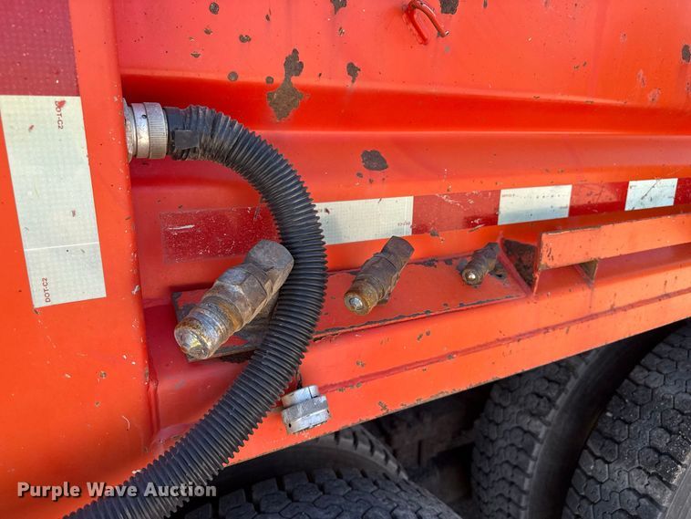 image for item EW4293 2005 International 7400 dump truck