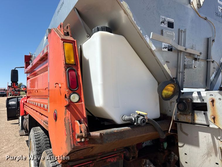 image for item EW4293 2005 International 7400 dump truck