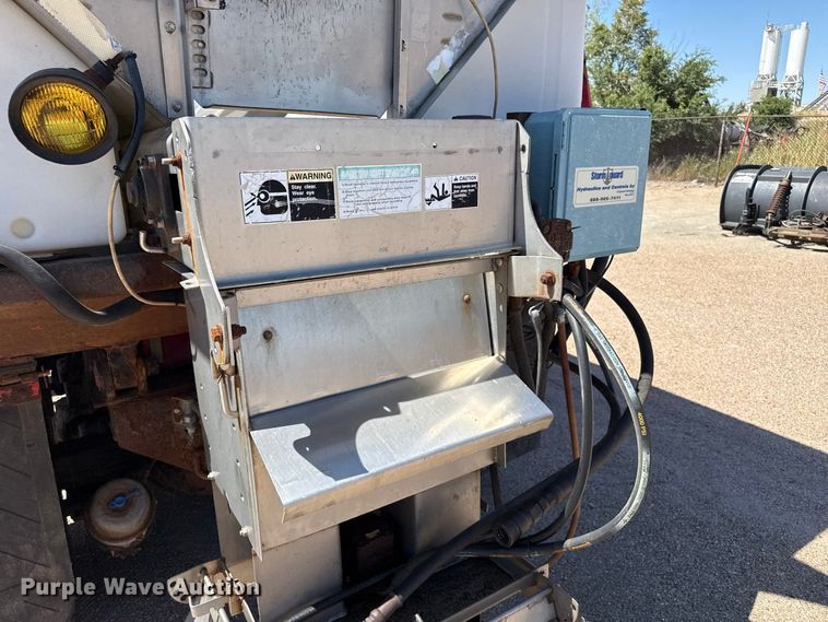 image for item EW4293 2005 International 7400 dump truck