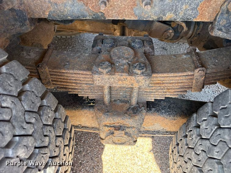 image for item EW4293 2005 International 7400 dump truck