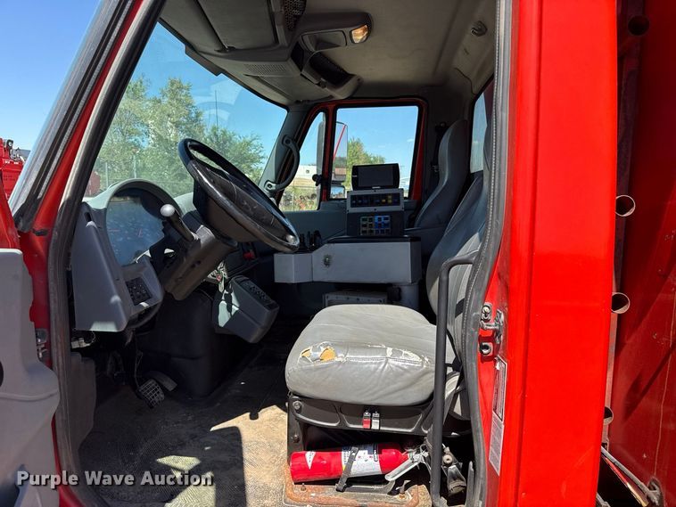 image for item EW4293 2005 International 7400 dump truck