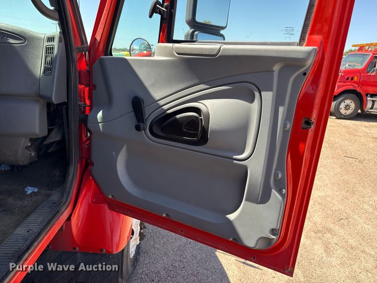 image for item EW4293 2005 International 7400 dump truck