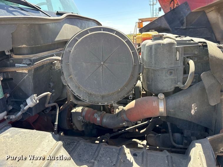 image for item EW4293 2005 International 7400 dump truck