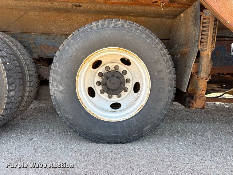 image for item EW4293 2005 International 7400 dump truck