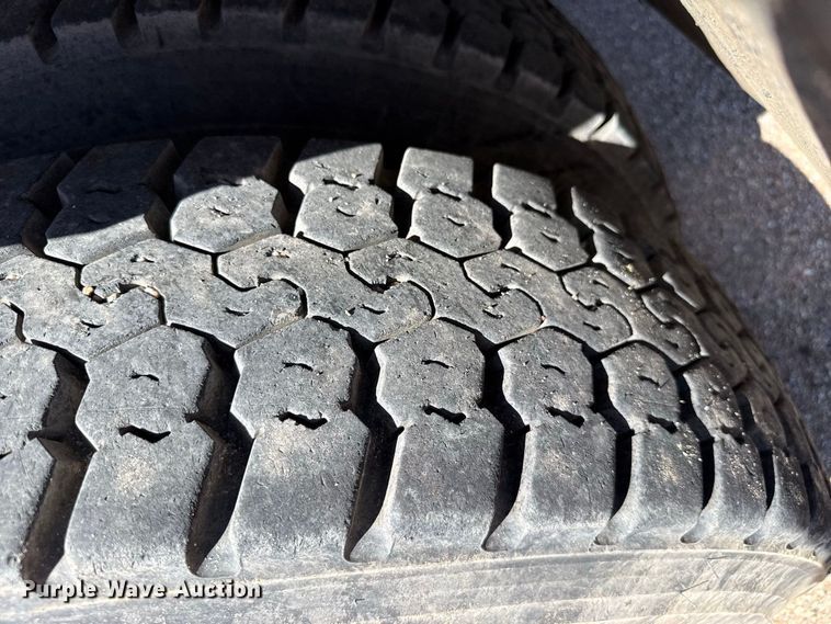 image for item EW4293 2005 International 7400 dump truck