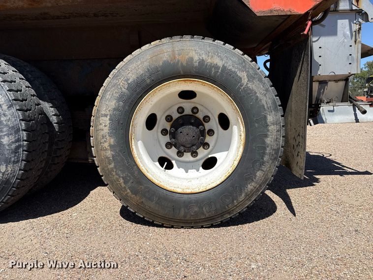 image for item EW4293 2005 International 7400 dump truck