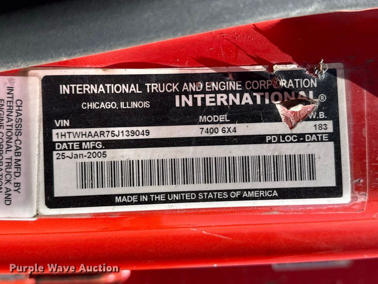 image for item EW4293 2005 International 7400 dump truck
