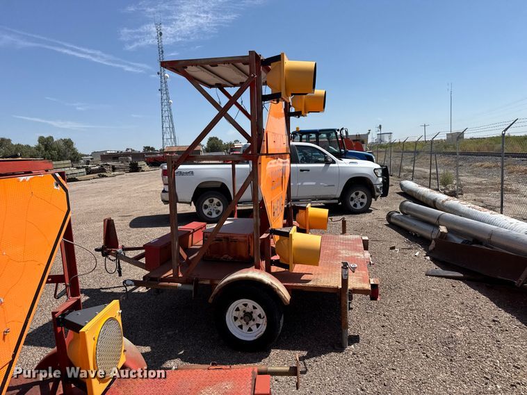 image for item EW4294 Lucas traffic signal trailer