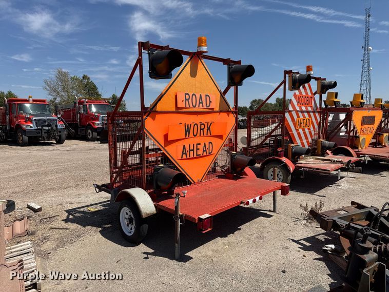 image for item EW4297 Lucas traffic signal trailer