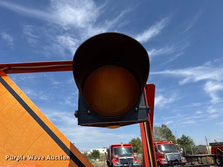 image for item EW4297 Lucas traffic signal trailer