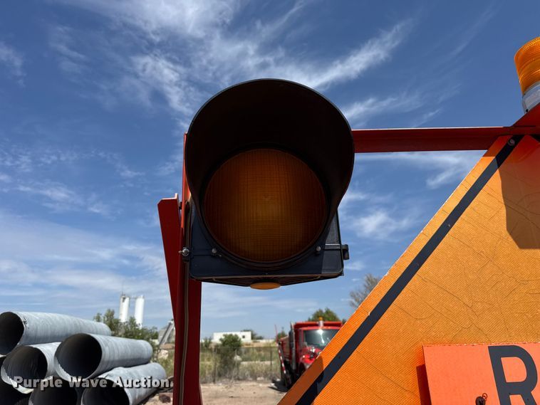 image for item EW4297 Lucas traffic signal trailer