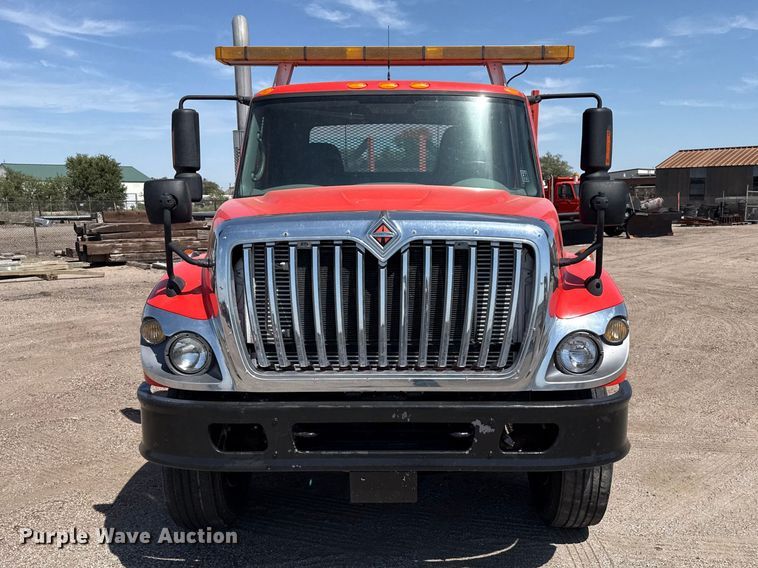 image for item EW4298 2009 International 7500 flatbed truck