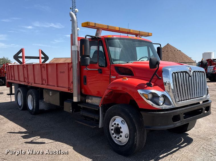 image for item EW4298 2009 International 7500 flatbed truck