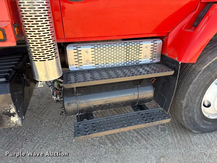 image for item EW4298 2009 International 7500 flatbed truck
