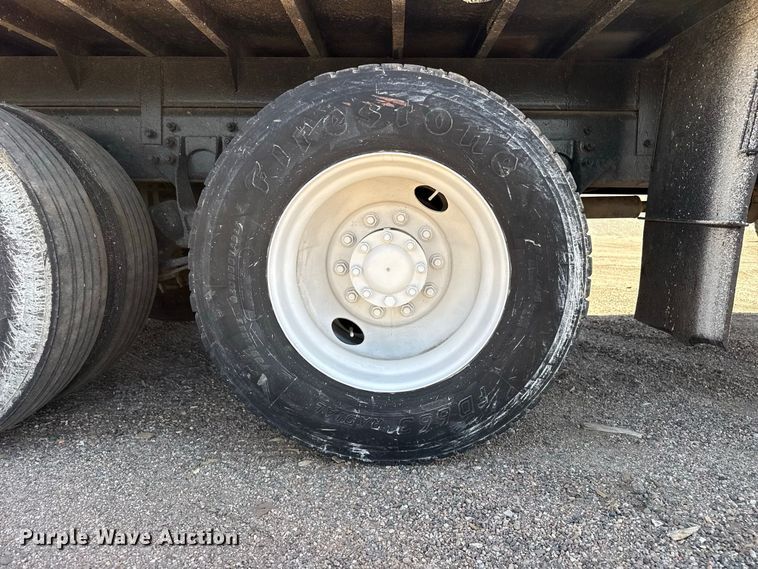 image for item EW4298 2009 International 7500 flatbed truck