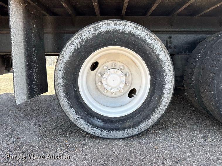 image for item EW4298 2009 International 7500 flatbed truck