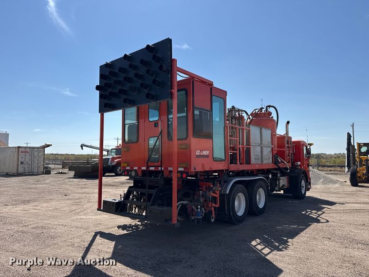 image for item EW4299 2005 Peterbilt 320 paint striper truck