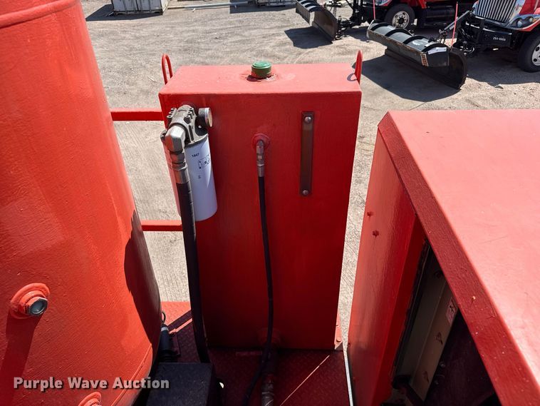 image for item EW4299 2005 Peterbilt 320 paint striper truck