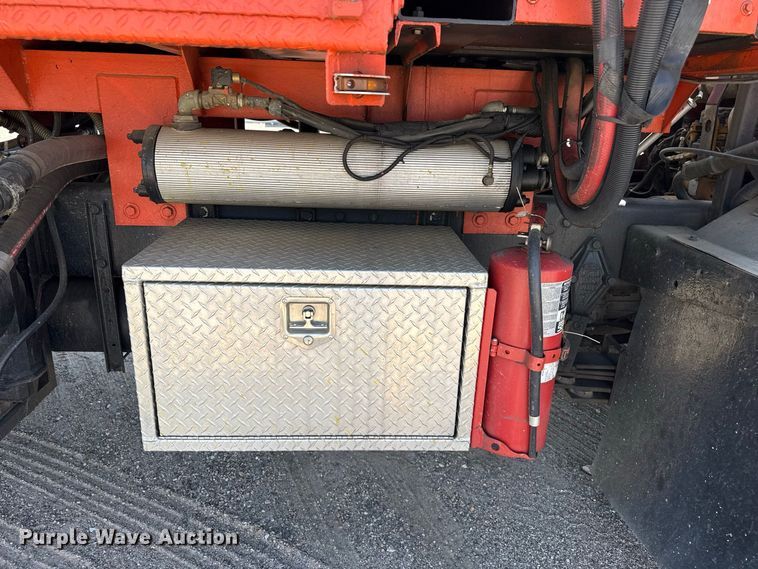 image for item EW4299 2005 Peterbilt 320 paint striper truck