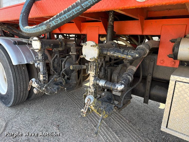 image for item EW4299 2005 Peterbilt 320 paint striper truck