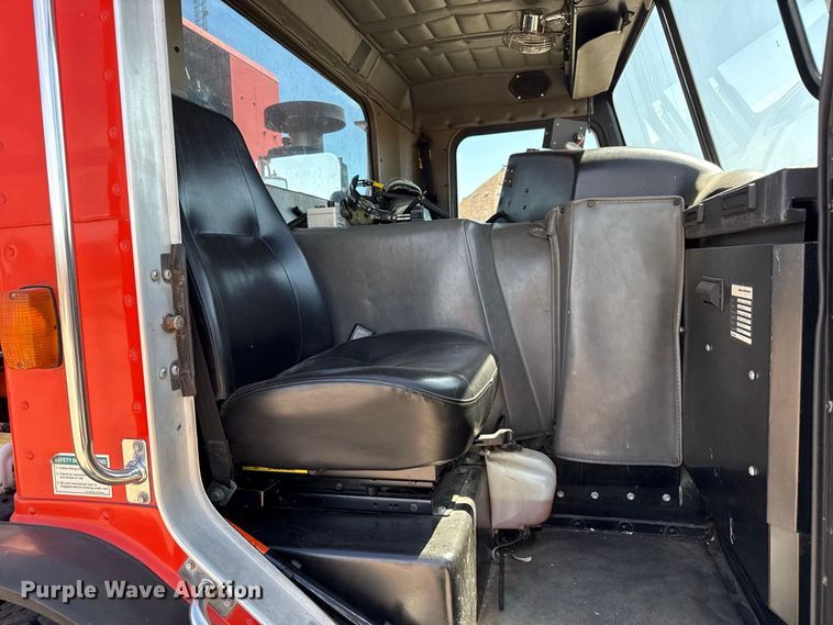 image for item EW4299 2005 Peterbilt 320 paint striper truck
