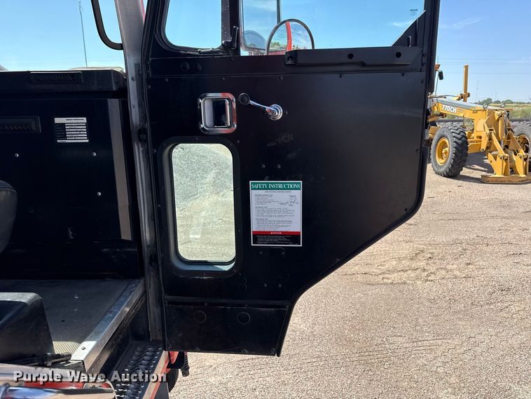 image for item EW4299 2005 Peterbilt 320 paint striper truck