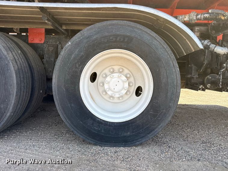 image for item EW4299 2005 Peterbilt 320 paint striper truck