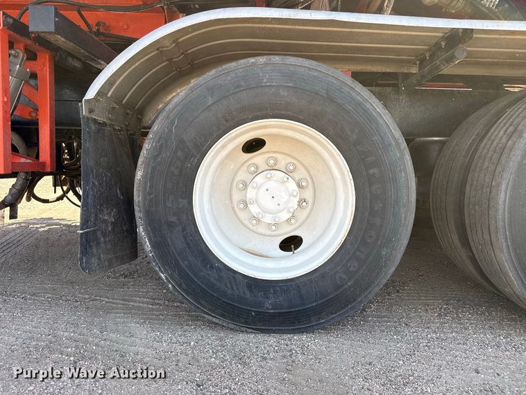 image for item EW4299 2005 Peterbilt 320 paint striper truck