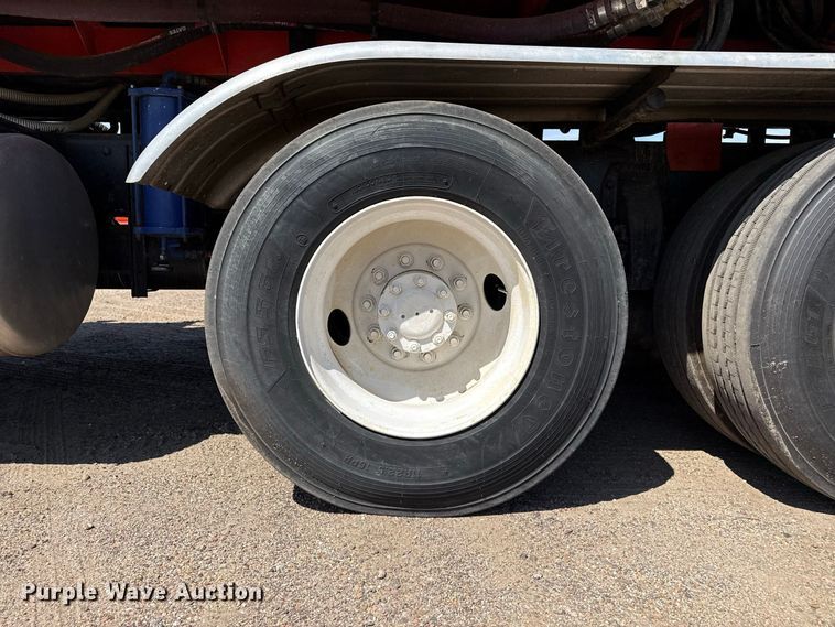 image for item EW4299 2005 Peterbilt 320 paint striper truck