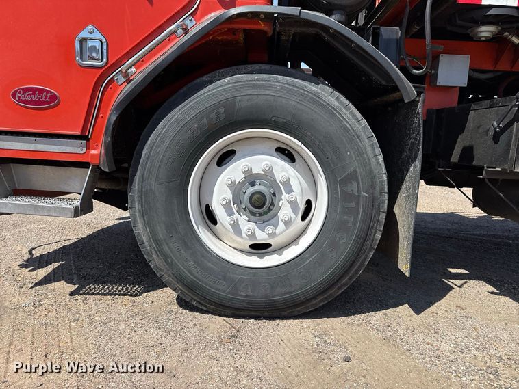 image for item EW4299 2005 Peterbilt 320 paint striper truck