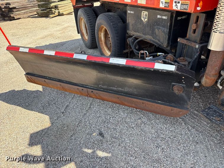 image for item EW4300 2007 International 7400 dump truck