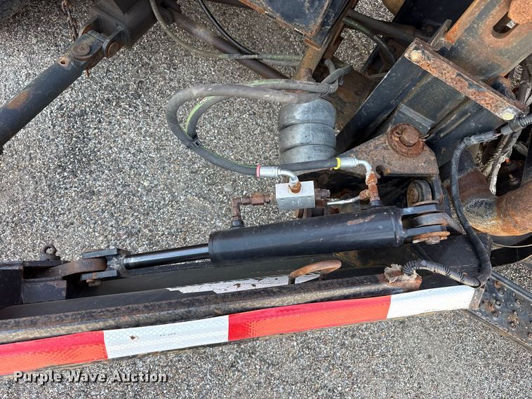 image for item EW4300 2007 International 7400 dump truck