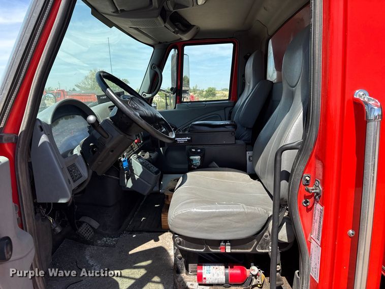 image for item EW4300 2007 International 7400 dump truck