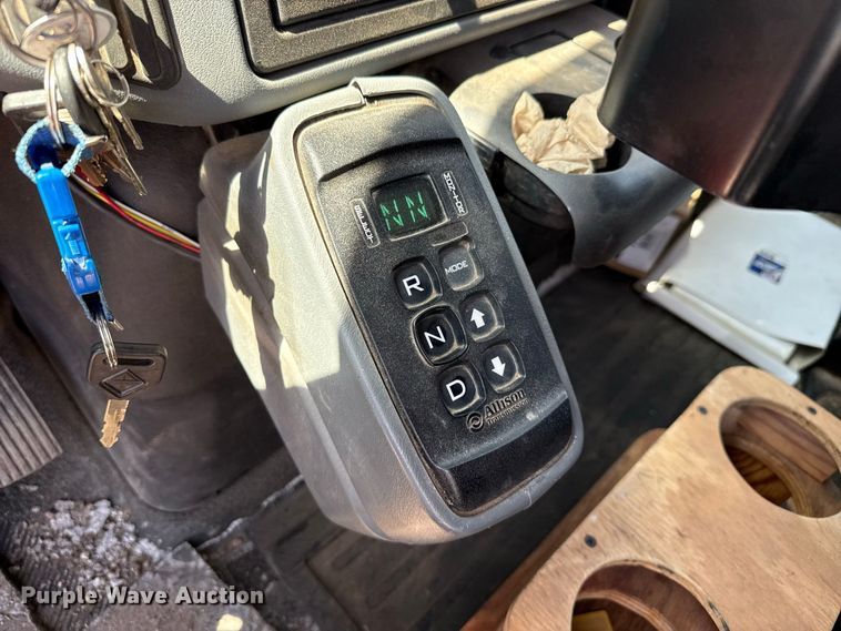 image for item EW4300 2007 International 7400 dump truck