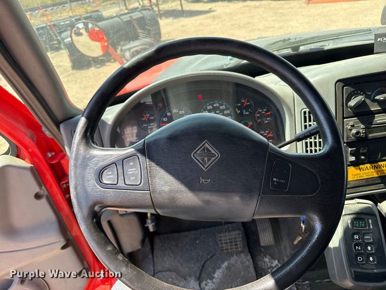 image for item EW4300 2007 International 7400 dump truck