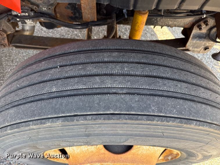 image for item EW4300 2007 International 7400 dump truck