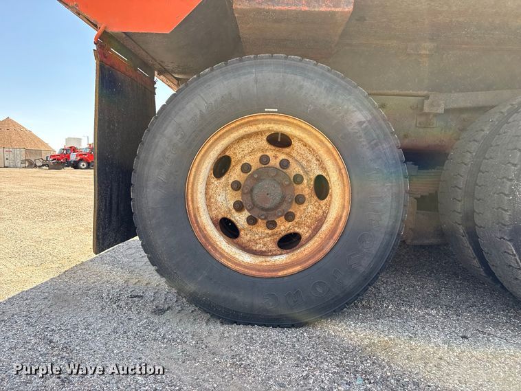 image for item EW4300 2007 International 7400 dump truck