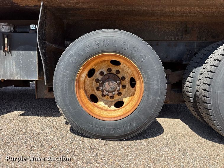 image for item EW4300 2007 International 7400 dump truck