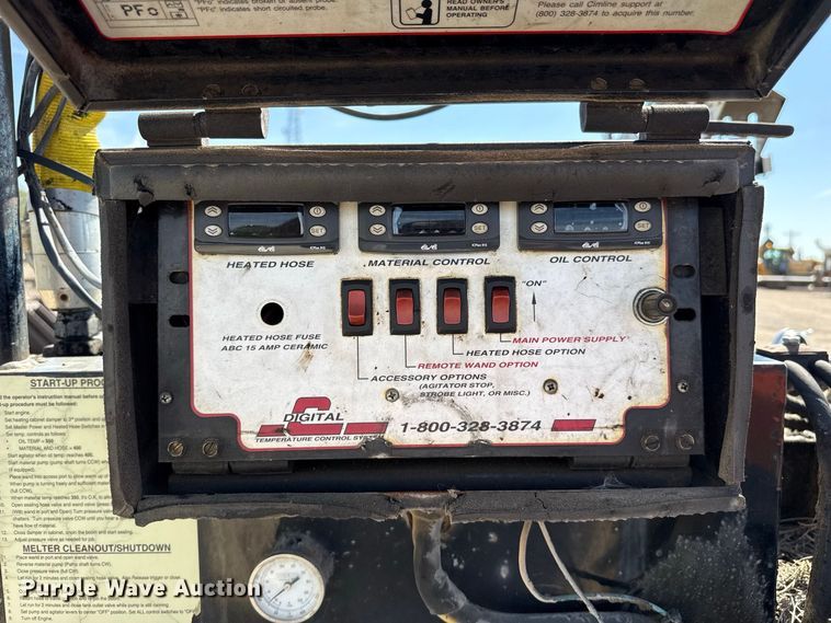 image for item EW4302 2006 Cimline 110 Magma melter applicator
