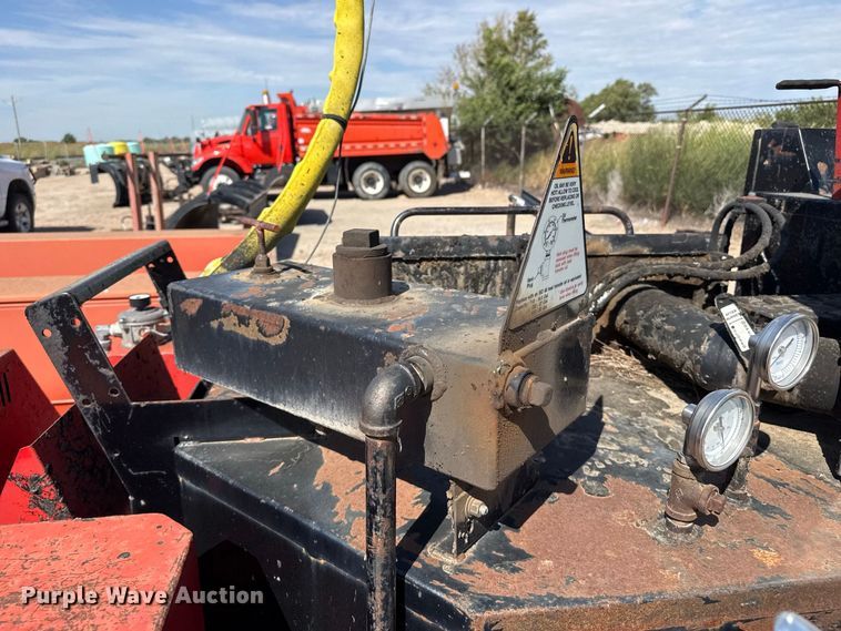 image for item EW4302 2006 Cimline 110 Magma melter applicator