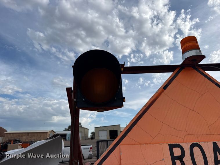 image for item EW4308 Traffic signal trailer