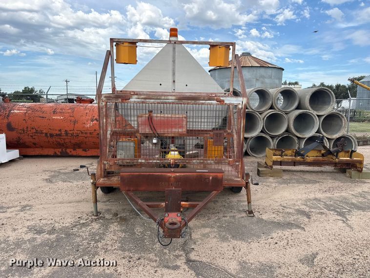 image for item EW4313 Traffic signal trailer