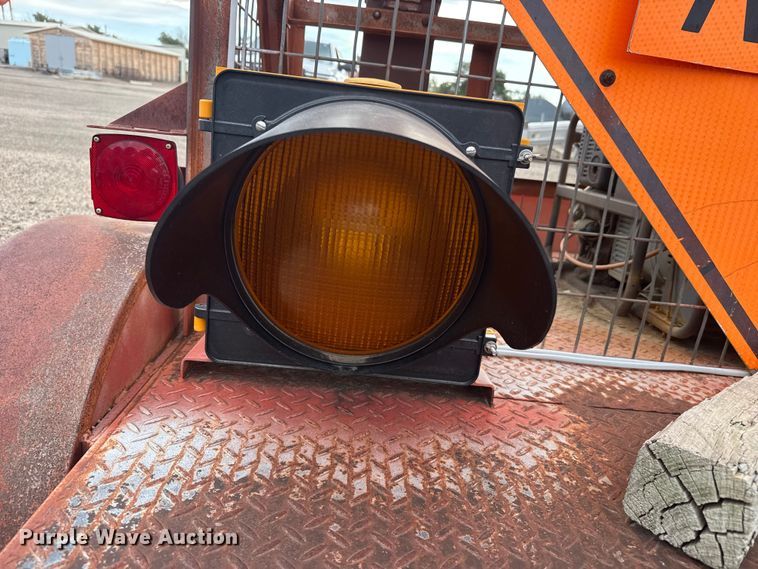 image for item EW4313 Traffic signal trailer