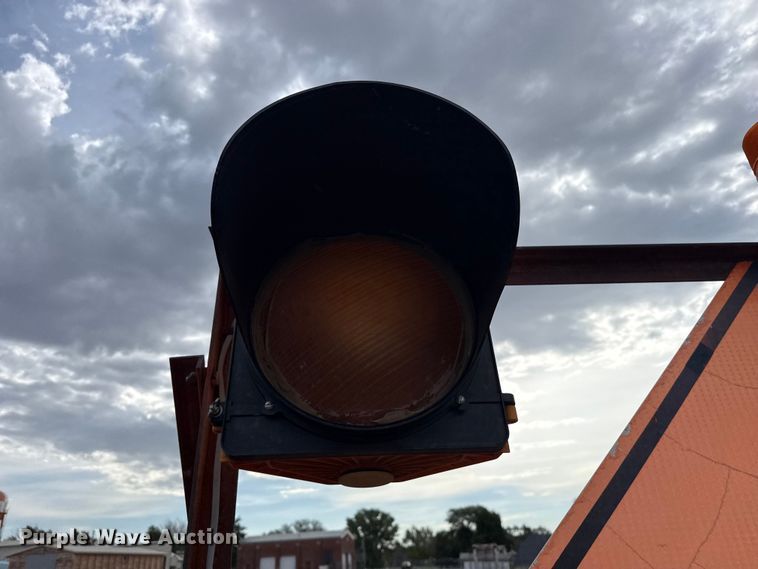 image for item EW4313 Traffic signal trailer