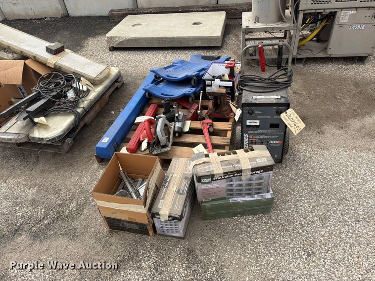 image for item FB0767 Tools