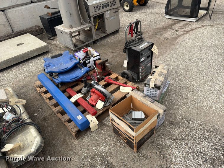 image for item FB0767 Tools